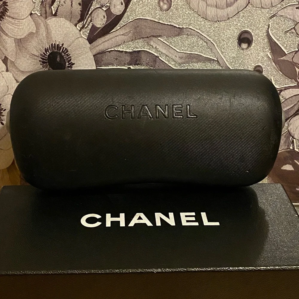 Chanel 5113 c.538/73 Sunglasses Transparent Brown with Black Camellia Flowers - Picture 12 of 16